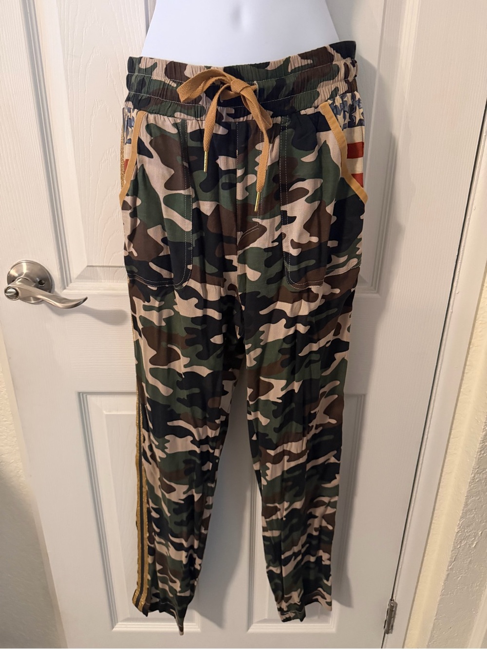 Ariat Women's Camo Jogger Pants with Tan Accent